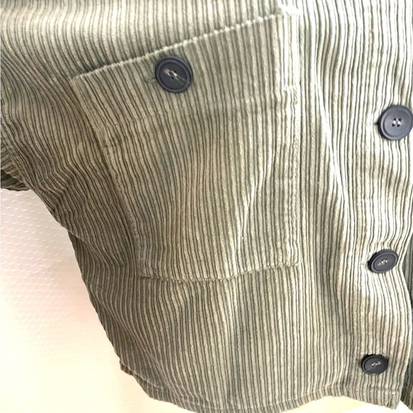 Zara Join Life outer shell in a shade of green. - Picture 2 of 6